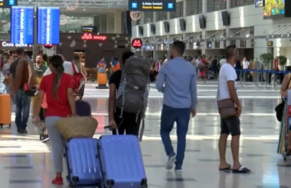 Аэропорты Турции подверглись критике за расточительство