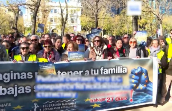 Испанские рыбаки протестуют против плана ЕС сократить промысловые дни