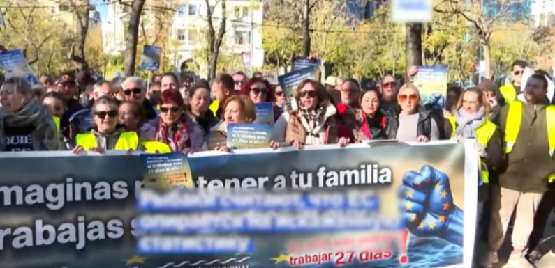 Испанские рыбаки протестуют против плана ЕС сократить промысловые дни