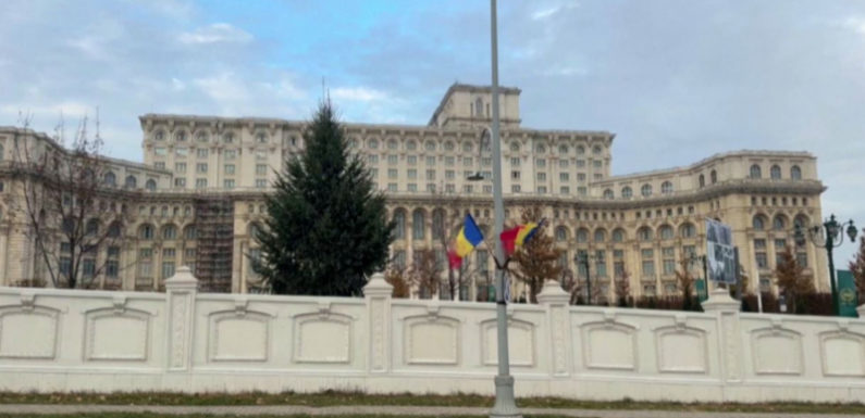 Итоги первого тура выборов президента утвердили в Румынии