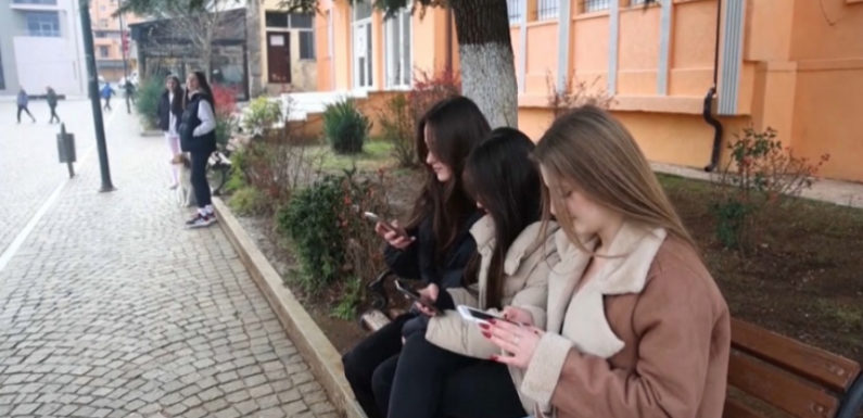 Молодежь Албании недовольна запретом TikTok