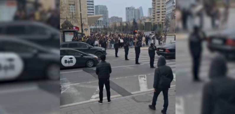 В Азербайджане минутой молчания почтили память погибших в авиакатастрофе