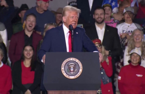 Кандидатов на должности в Белом доме проверяют на лояльность к Трампу