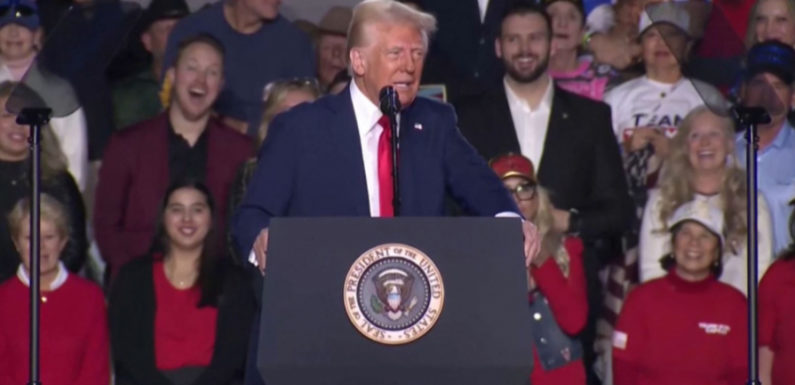 Кандидатов на должности в Белом доме проверяют на лояльность к Трампу