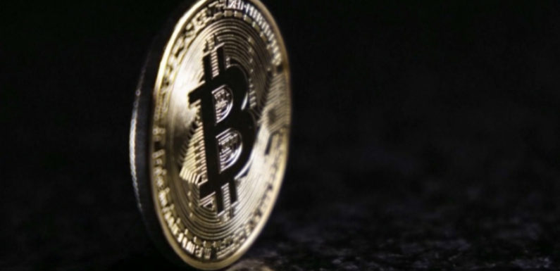 Стоимость биткоина снова преодолела отметку в $104 тысячи