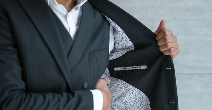 How to fold a suit jacket