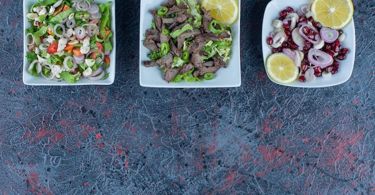Четыре рецепта рыбных салатов на любой вкус