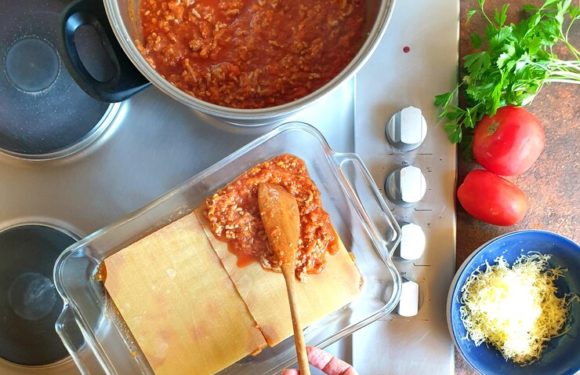 Как приготовить лазанью без духовки быстро и просто