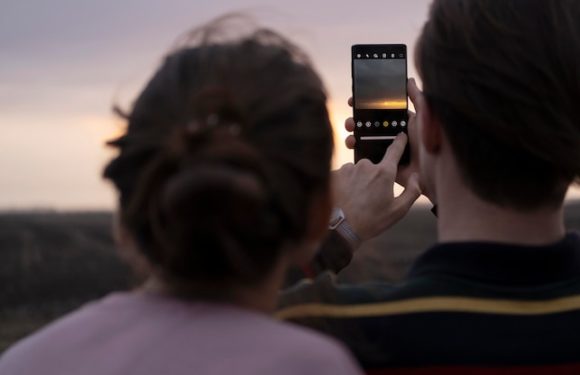 Sony представила стильный 55 дюймовый смартфон Xperia L1
