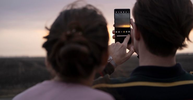 Sony представила стильный 55 дюймовый смартфон Xperia L1