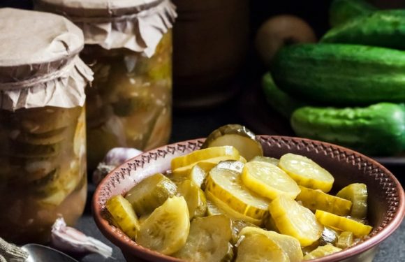 Маринованные огурцы домашнего приготовления