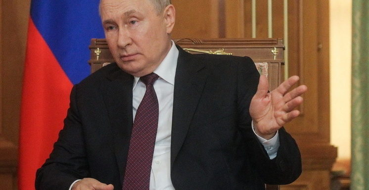Путин ответил на вопрос, почему он отправляет в Данию столько дронов