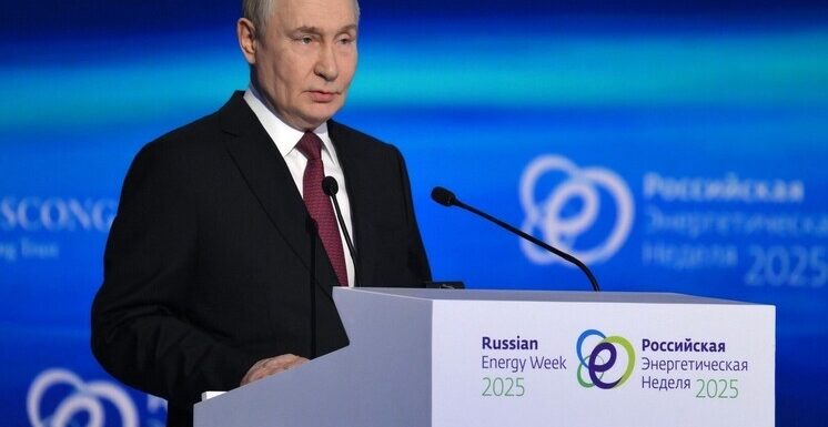 «Купил билет и не поехал»: Путин высмеял глупость Запада