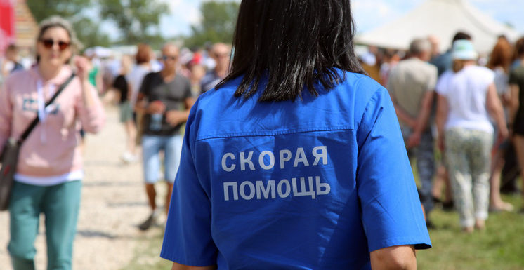 Стало известно о состоянии девочки из Башкортостана, выброшенной отцом из окна