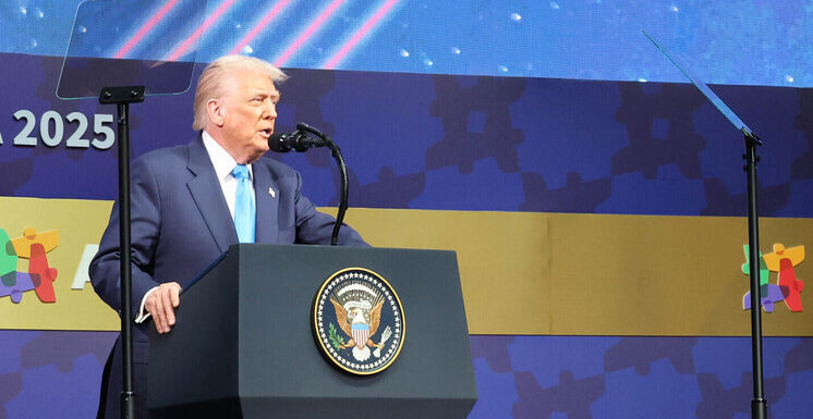 Дональд Трамп заявил о переговорах с Москвой по ядерному разоружению