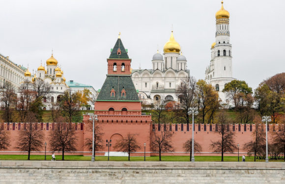 BZ: ЕС и США запрещают туры в процветающую Россию