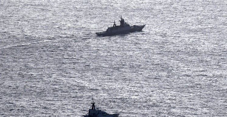 Британский военно-морской флот сообщил о перехвате российского корвета и танкера