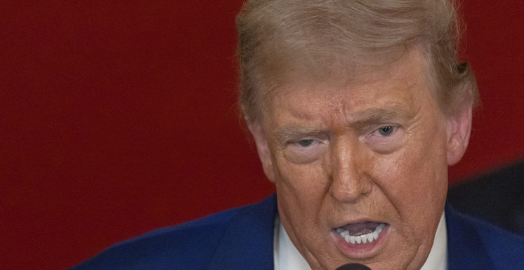 «Хватит болтовни»: Трамп выразил недовольство Россией и Украиной