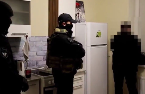 Полиция пресекла деятельность банды, вымогавшей деньги с участием девочки-подростка