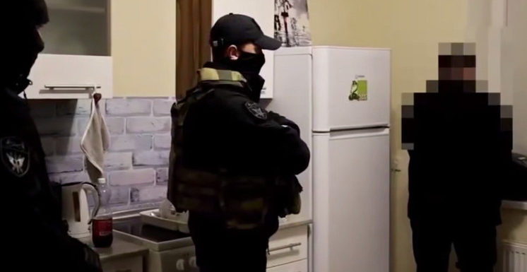 Полиция пресекла деятельность банды, вымогавшей деньги с участием девочки-подростка