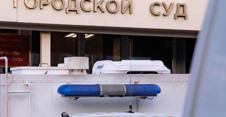 В Воронеже подозреваемый в педофилии физрук предложил 15-летней жертве выйти за него замуж