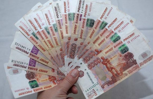Страсть к покупкам у девушек в России доводит их до рехабов