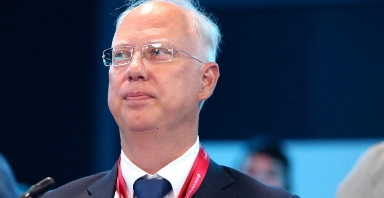 Дмитриев пошутил, что Урсула фон дер Ляйен возглавила американский «черный список цензоров»