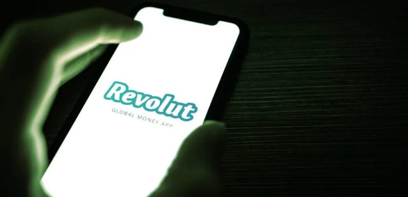 Компания Revolut подтвердила свой уход из Венгрии из-за проблем с местными законами