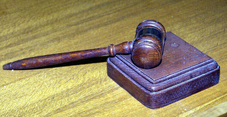 Раскрыто, в чем признался владелец бара в Швейцарии, где погибло сорок человек
