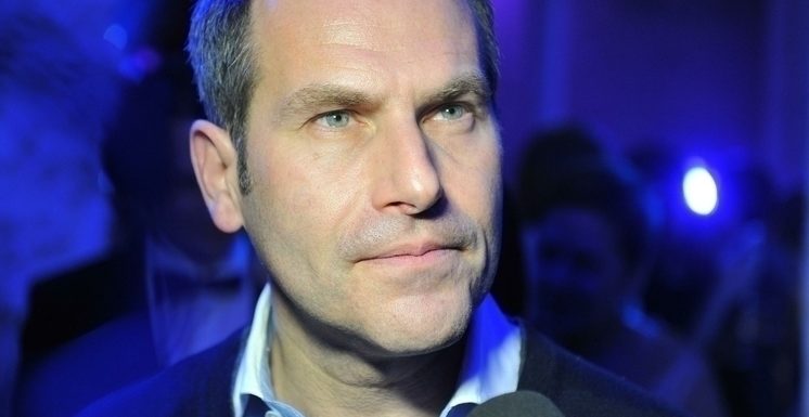 Комик Шац* заявил о массовом возвращении «колеблющихся» эмигрантов в РФ