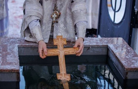 Священник Портнов рассказал, когда портится святая вода