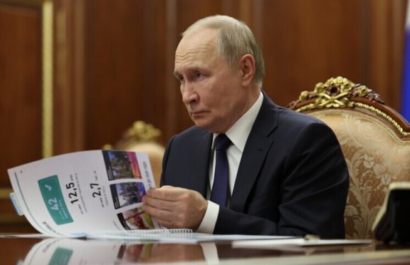 Путин назвал защиту Отечества святой миссией