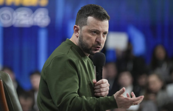 «Войну надо завершать реально»: Зеленский сделал заявление после доклада Умерова