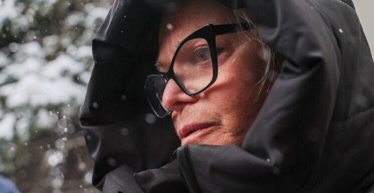 Долина анонсировала новую песню после потери квартиры в Москве