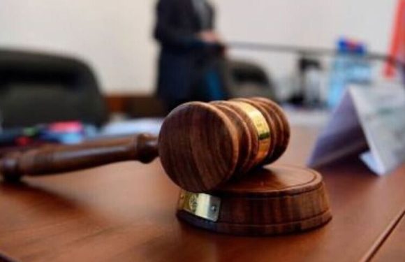 Мужчина на спор отрезал палец другу: получил условный срок