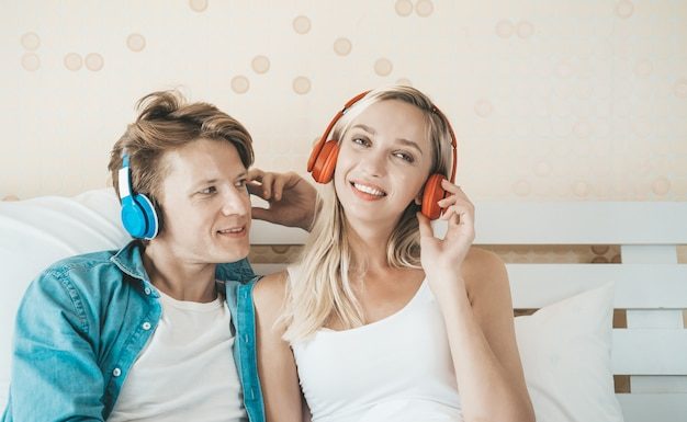Как правильно сложить наушники для хранения